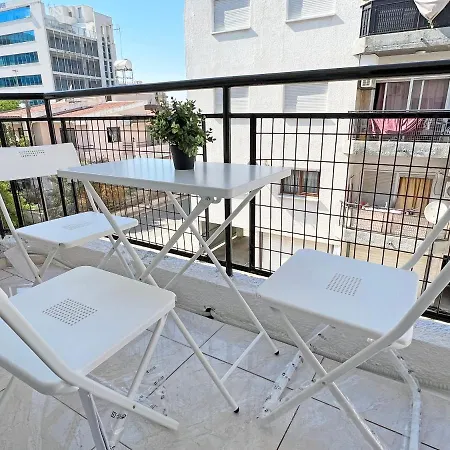 Albert'S Apartment Marina 15 Larnaca Exterior photo
